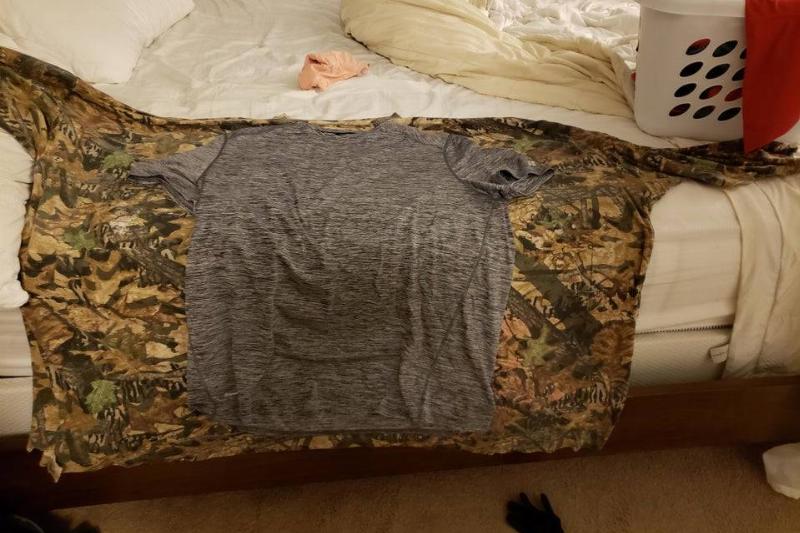 shirts show the difference between 400 pound weight loss 