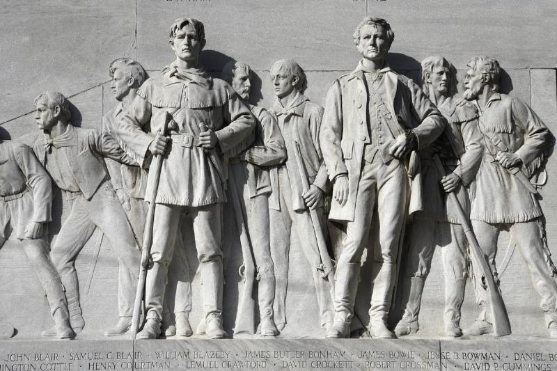 A statue in Texas commemorates the people who died in the battle of the Alamo.