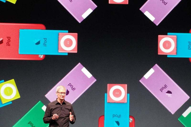 US-IT-INTERNET-TELECOM-MUSIC-APPLE