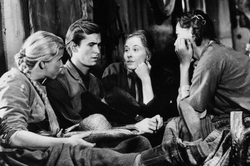 anthony-perkins-in-friendly-persuasion.-35099