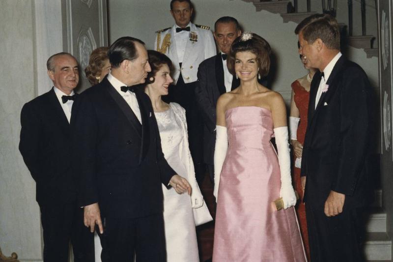 Jackie-O Knows How To Serve A Look