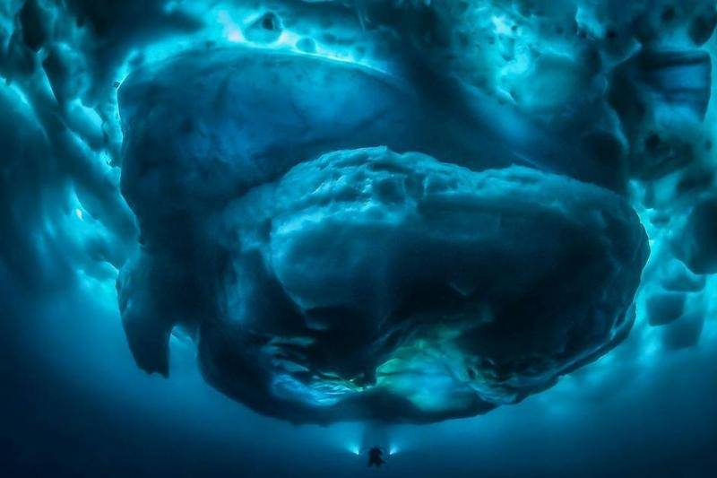 iceberg under the water 