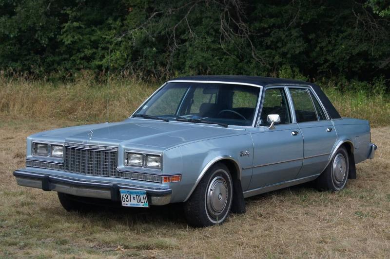 1986_Plymouth_Gran_Fury_Salon_(14870099854)_(cropped)