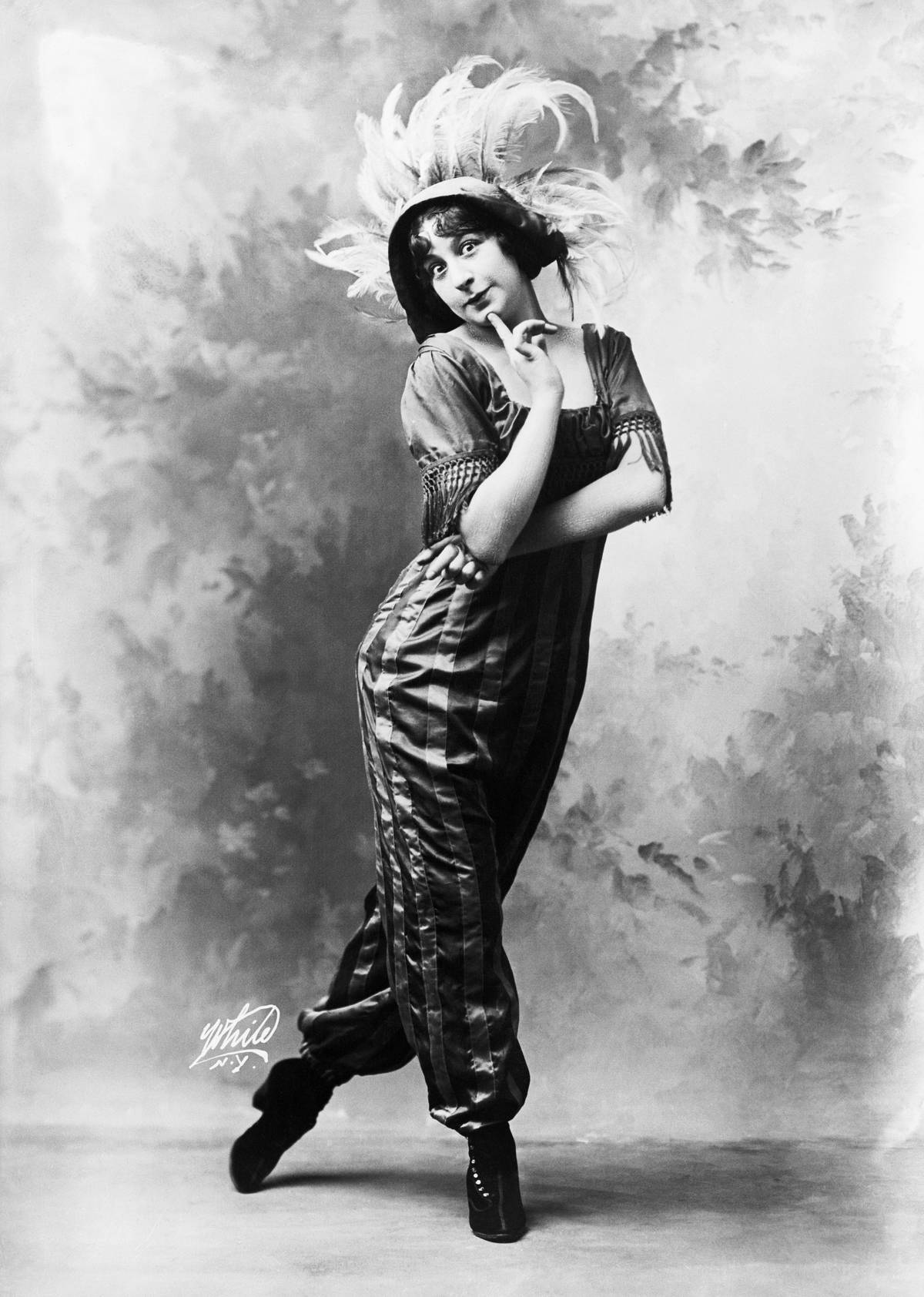 Fanny Brice Posing