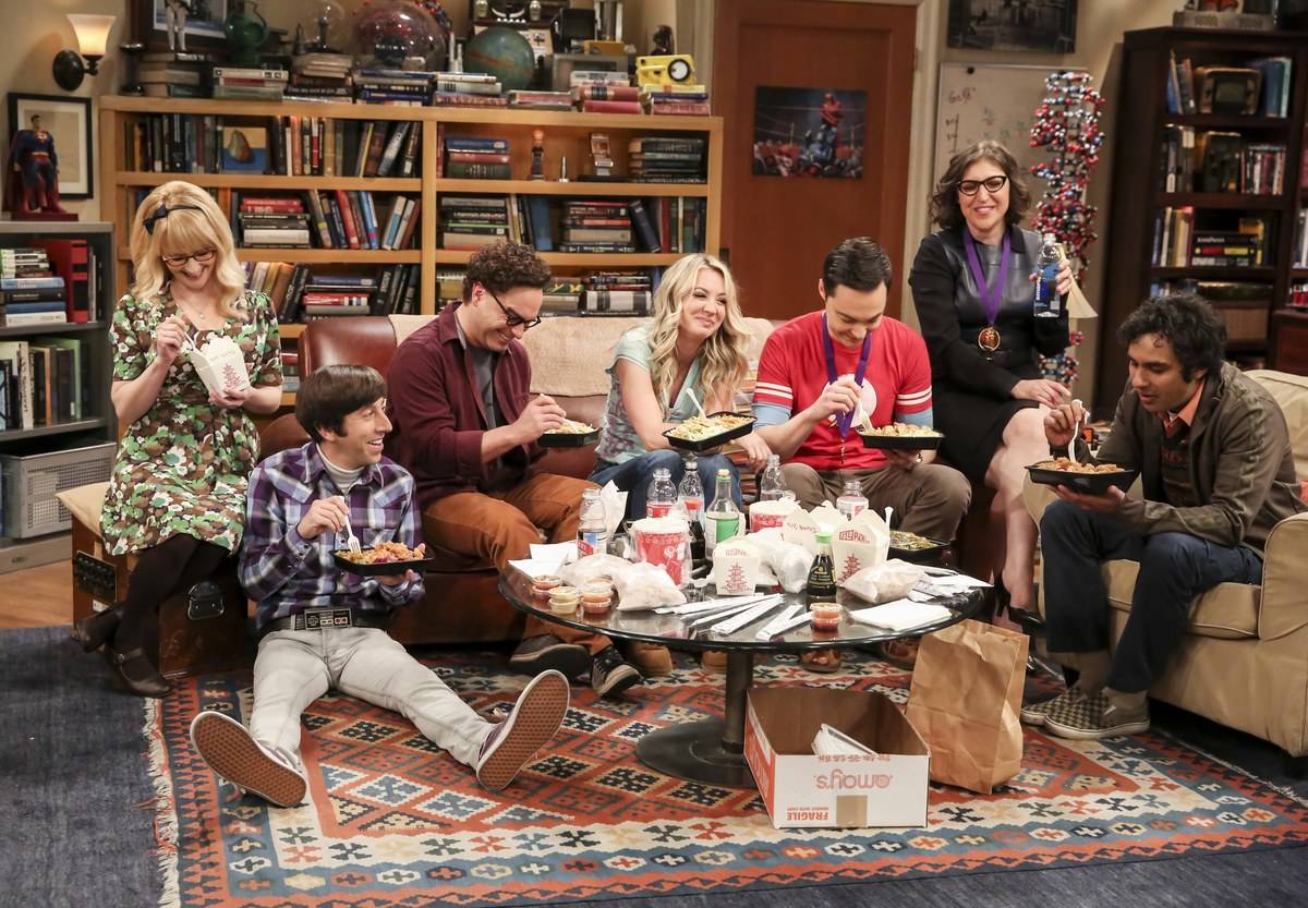 The cast of the Big Bang Theory eating on set 