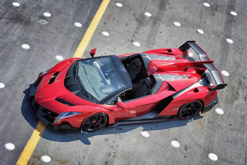 Lamborghini Unveils New Veneno Roadster