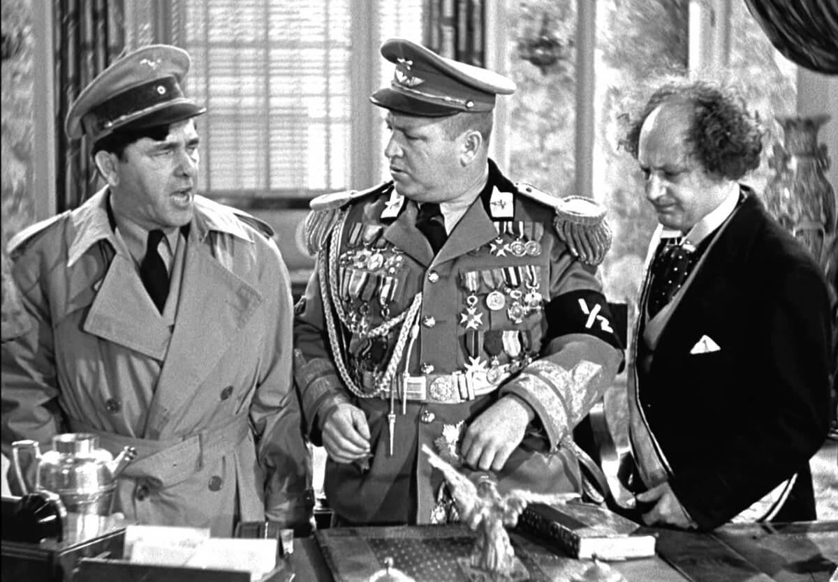 Stooges and army general film on set of short comedy 
