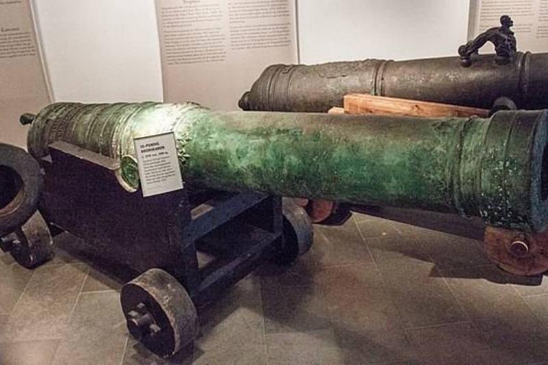 640px-Cannons_of_the_Kronan-2