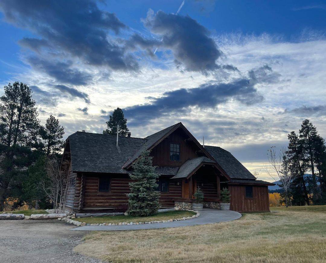 252082115_935033750758699_1129778630279841779_n