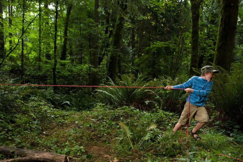 boy-pulling-rope-2022-03-08-00-12-54-utc