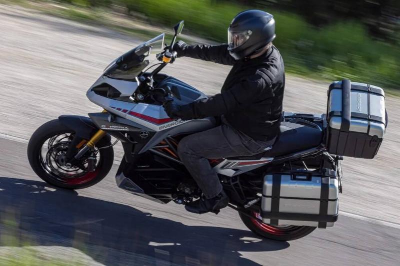 Energica-Experia-bags-Italy-2-1424x800.jpg