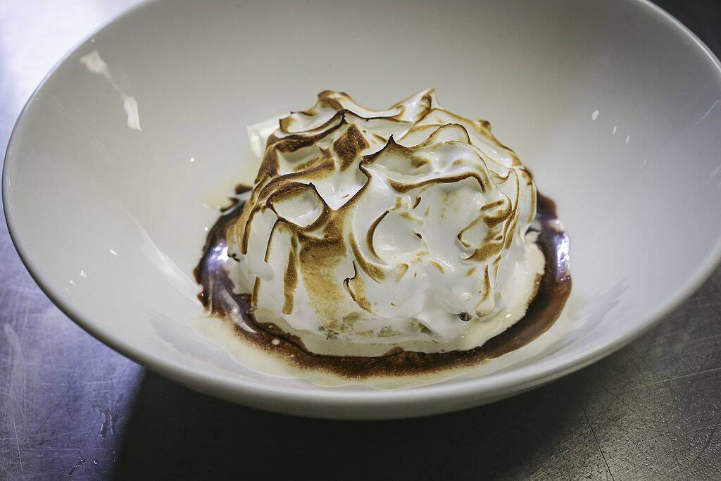 baked alaska dessert