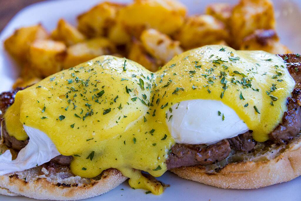 eggs benedict on sirloin steak