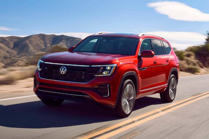 2024-volkswagen-atlas-driving-front-angle-carbuzz-1105827-1600