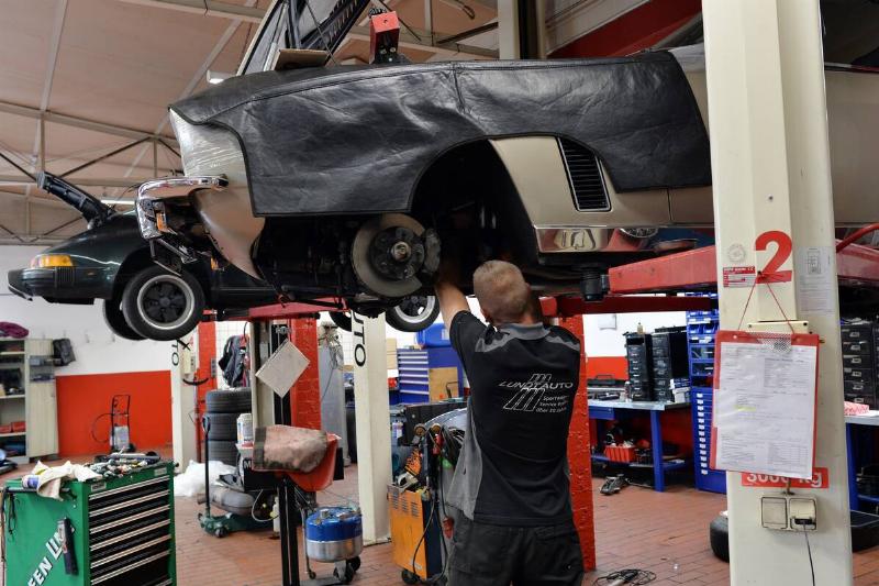 Feature trade - auto shop