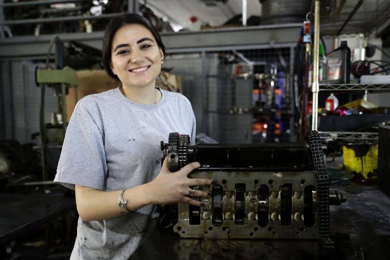LEBANON-WOMEN-MECHANIC