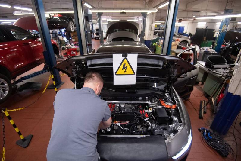 Maintenance electric car