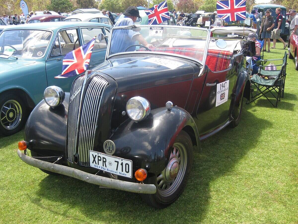 1440px-Standard_8_Tourer_of_1947