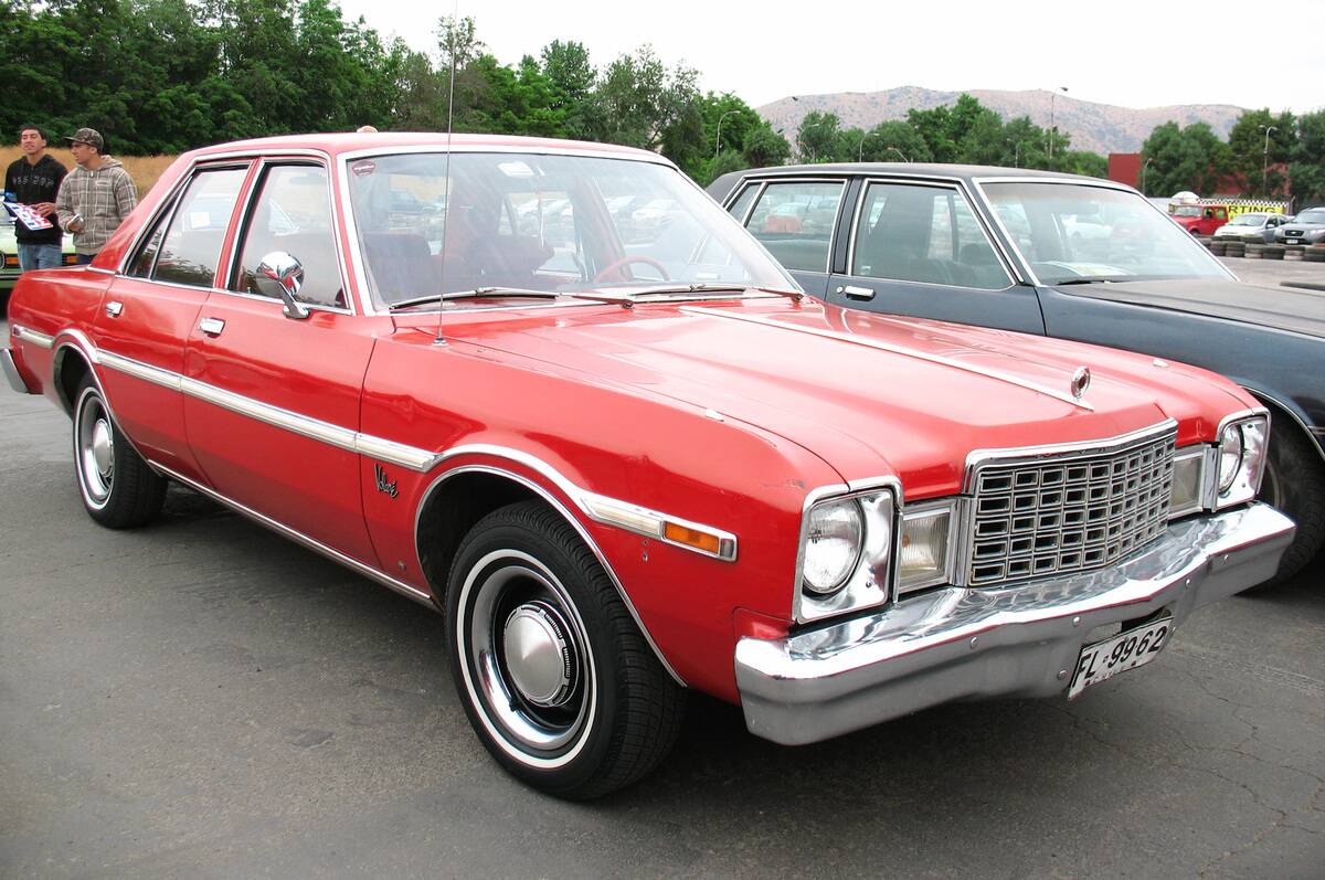 Plymouth_Volare_Sedan_1977_(9046411904)_(cropped)