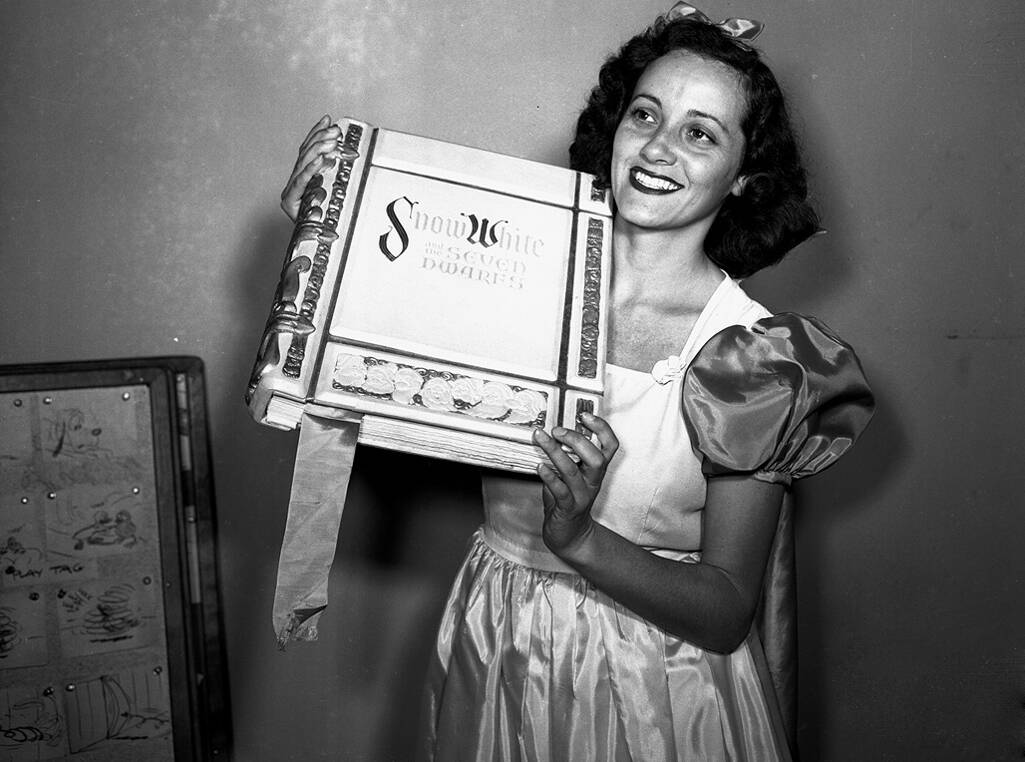 snow-white-and-the-seven-dwarfs_nK1RCF