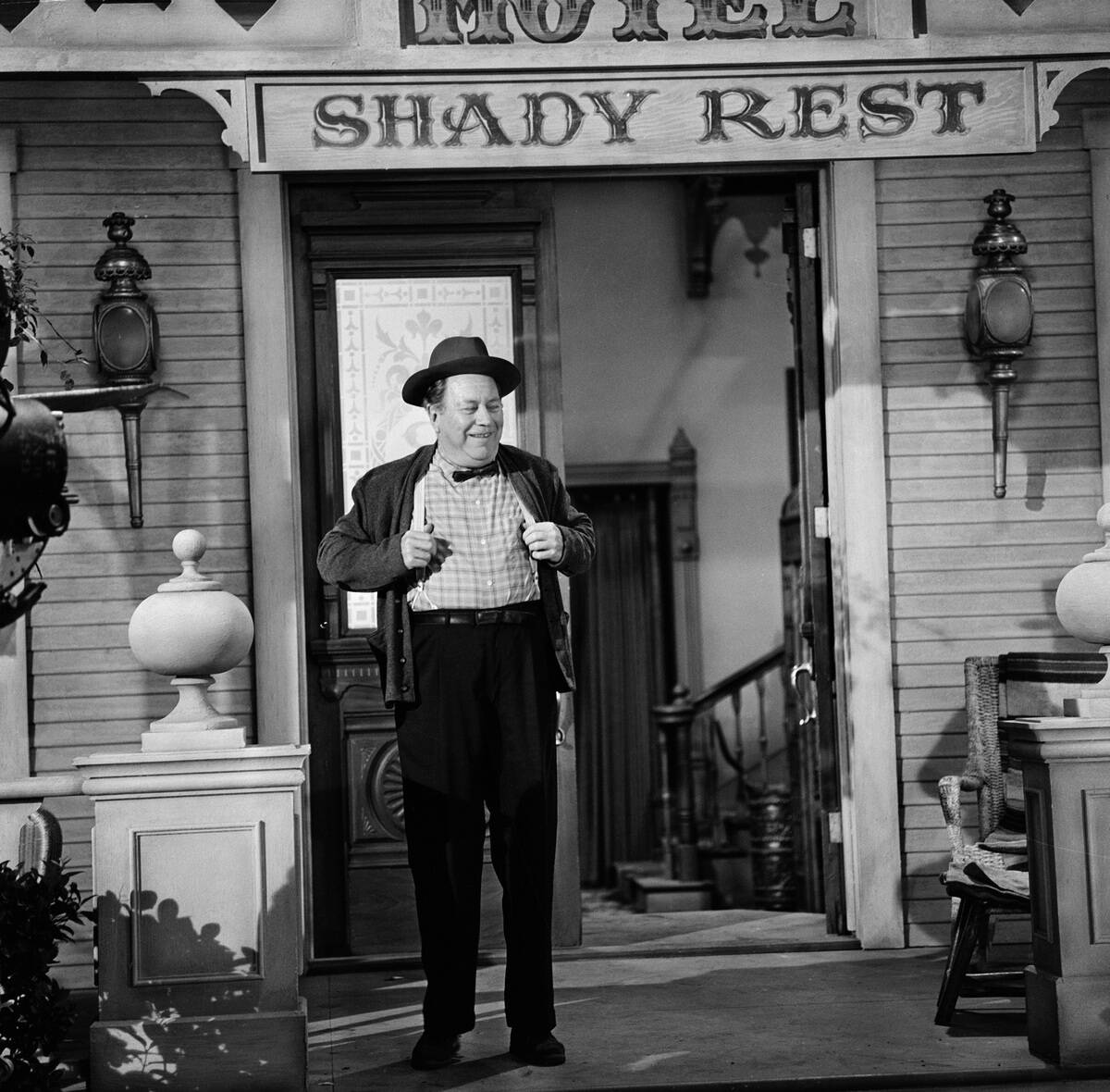 Edgar Buchanan As Uncle Joe Carson