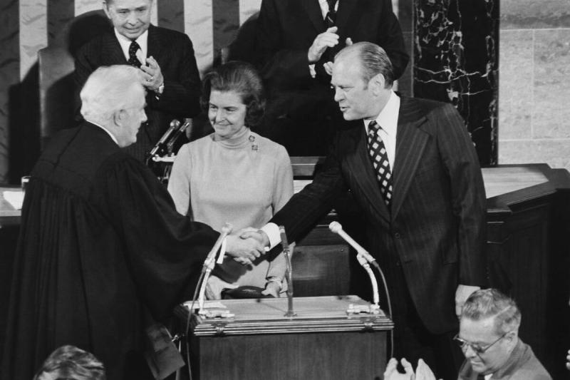 Gerald Ford greeting judge in parliament