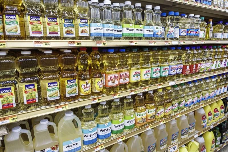 North Bay Village, Miami, Florida, Presidente Supermarket, cooking oil aisle, corn oil, canola oil, vegetable oil, Goya, Wesson, Lou Ana, Crisco