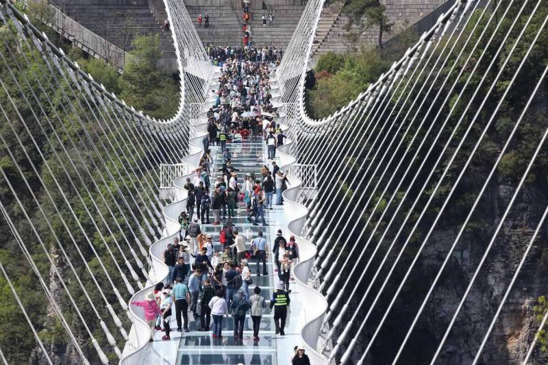 China Sees Travel Boom During Qingming Festival Holiday