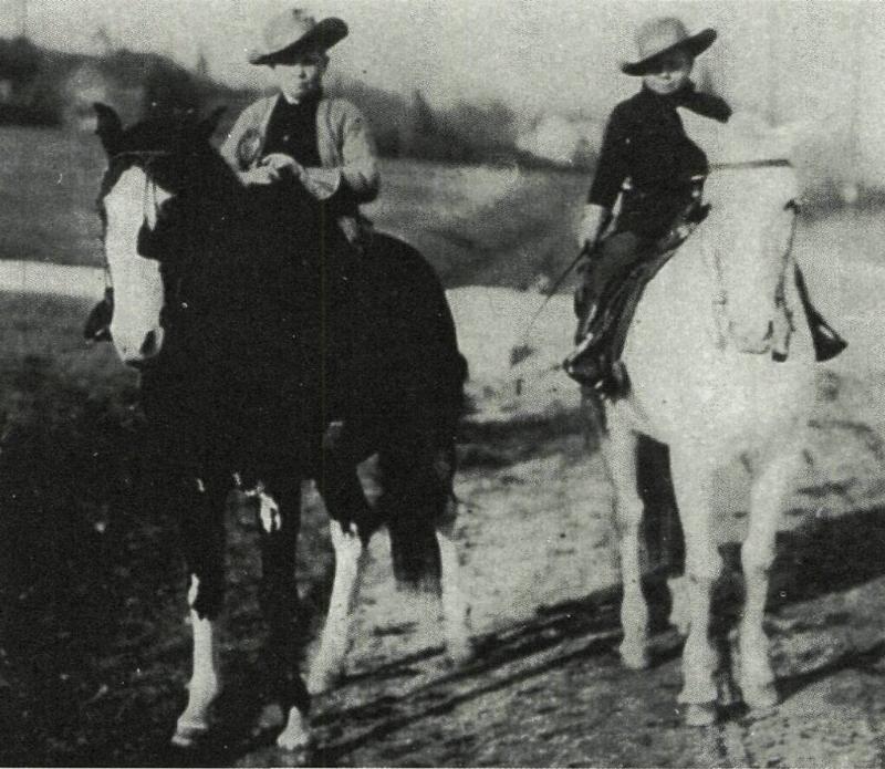 Abernathy-boys-horseback