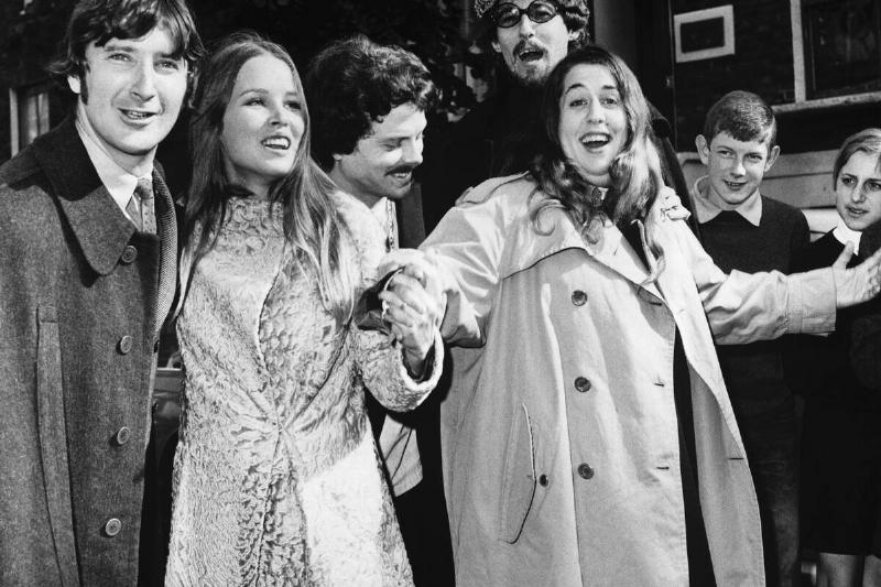 Cass Elliot with The Mamas and The Papas