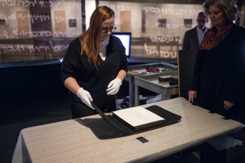 Installation of the Isaiah Dead Sea Scroll at the Ronald Reagan Presidential Library