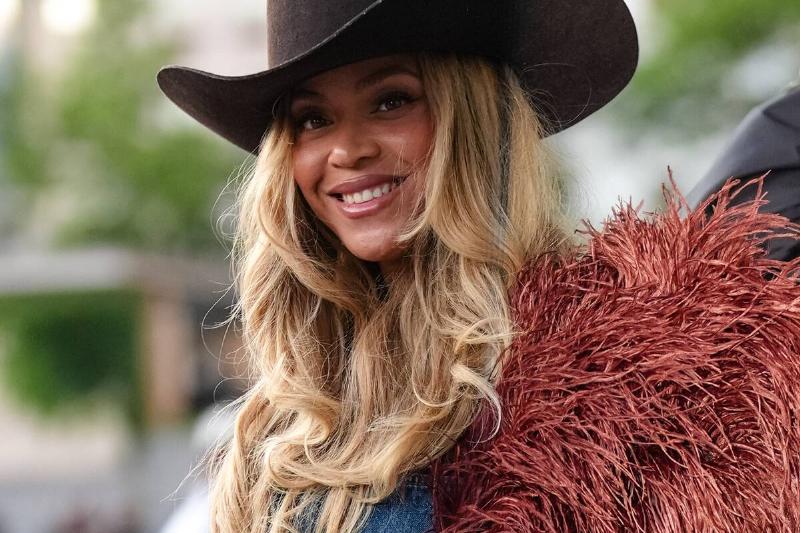 Louis Vuitton: Outside Arrivals - Paris Fashion Week - Menswear Spring/Summer 2026