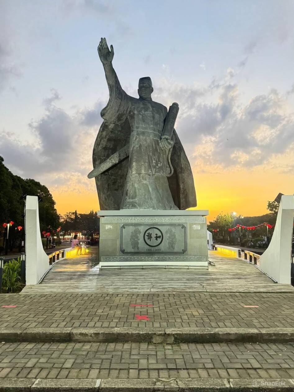 Statue of Zheng He.