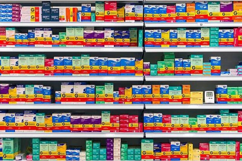 Pharmacie_in_Paulista_Avenue