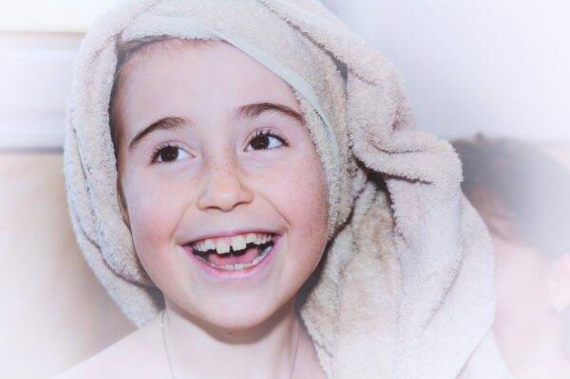 child-girl-face-towel-37924-600x400-1-94829