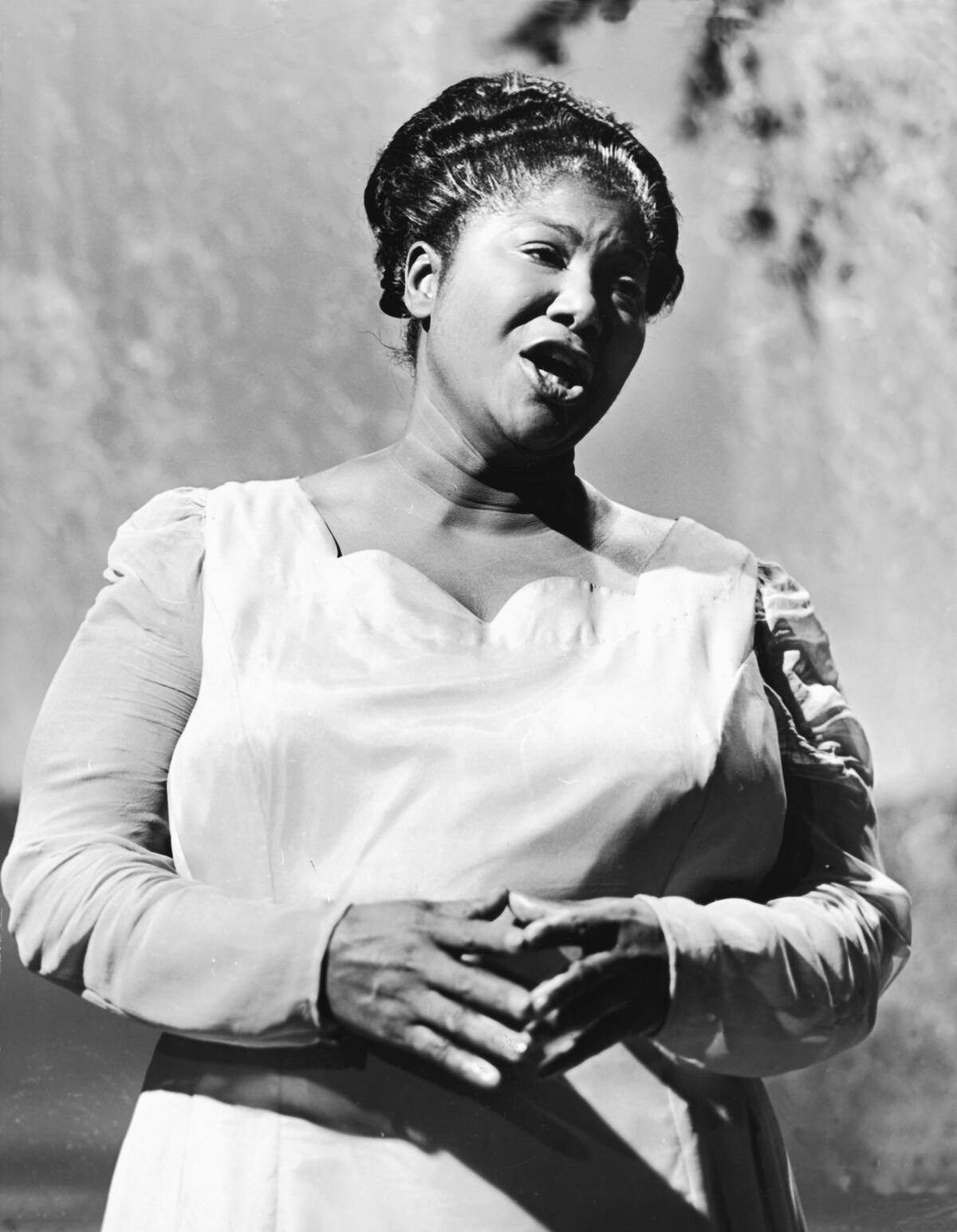 Mahalia Jackson Sings