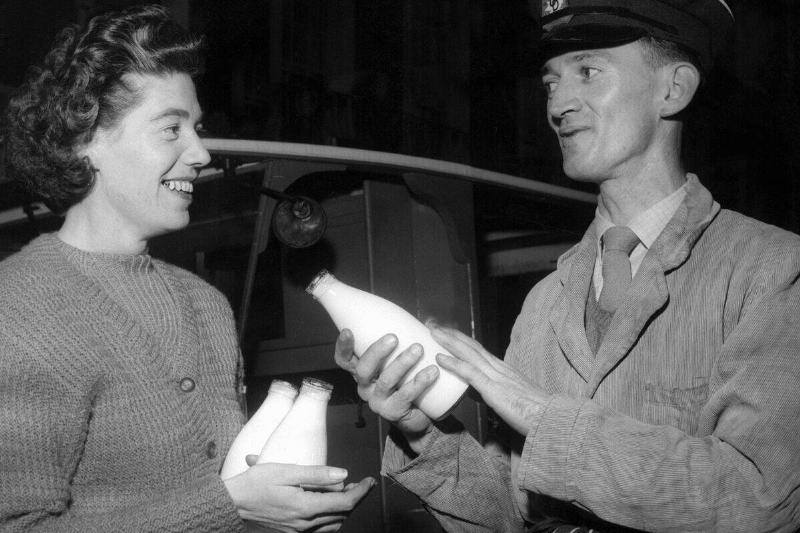 Milk roundsman Jim Treacy on his round in Chelsea