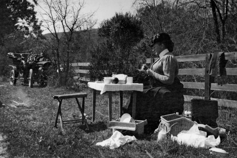 Roadside Picnic In 1908