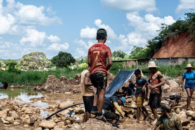 VENEZUELA-MINING-ENVIRONMENT-CHILDREN