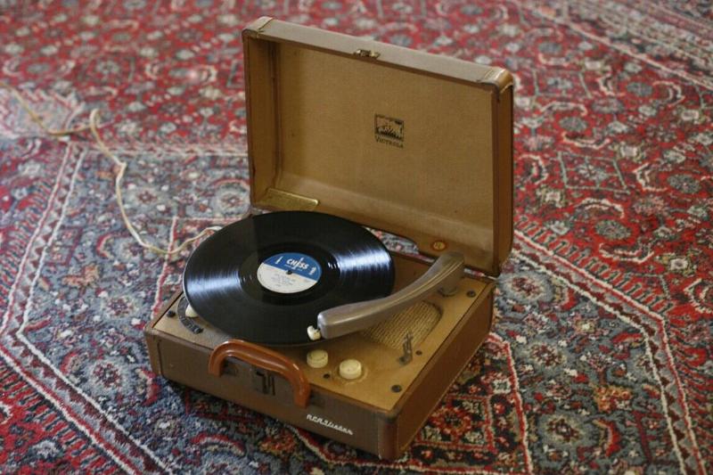 Vintage RCA Victor Phonograph