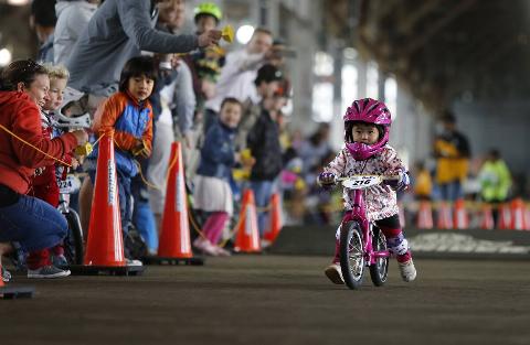 Miku Shiozawa of Japan, in one of her final heats and went on to win the 2-year-old division during the Strider Cup World Championship.