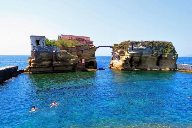 Isoletta della Gaiola.