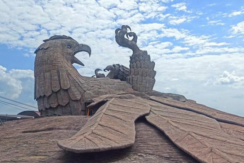 Jatayu statue.
