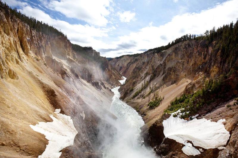 Lower fall of Yellowstone fiver.