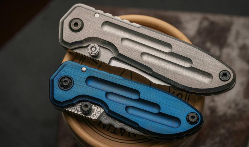 Two folded pocket knives.