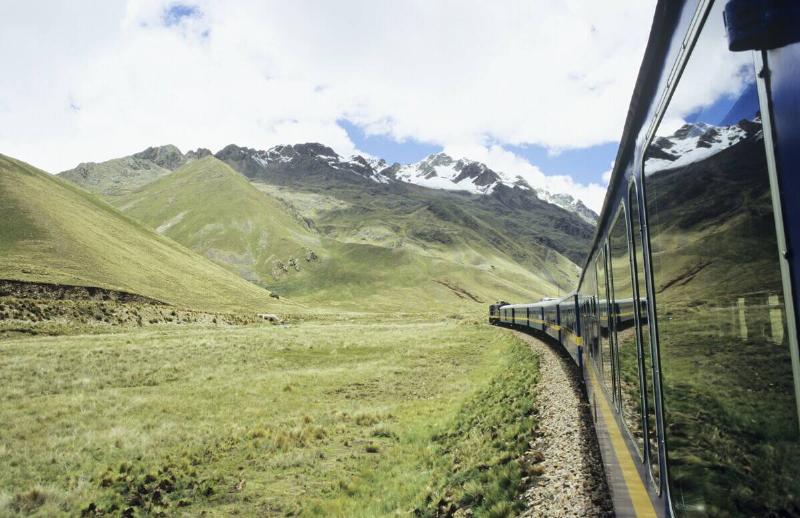 Train through the altiplano