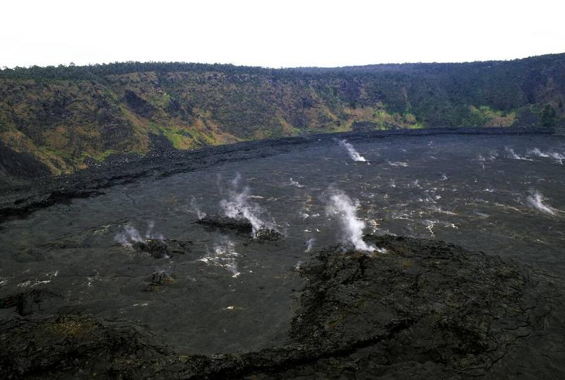 USA, Hawaii, Big Island, Volcano National Park, Kilauea Iki Crater.