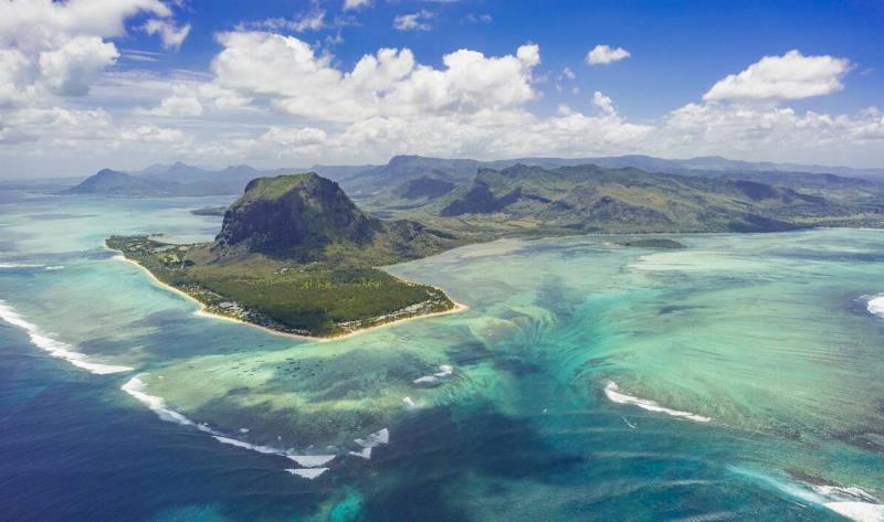 The underwater waterfall off Mauritius island.