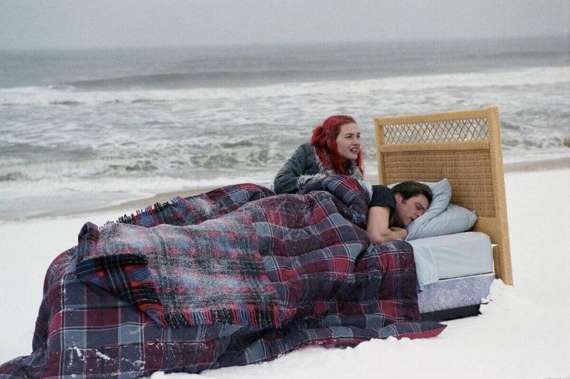 Kate Winslet and Jim Carrey as Clementine Kruczynski and Joel Barish in 'Eternal Sunshine of the Spotless Mind'