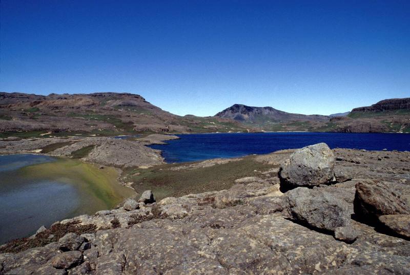 A French archipelago in the southern Indian Ocean, the Kerguelen Islands regroup around 300 islands and islets of volcanic origin. Kerguelen Island, the main one, is very mountainous and counts many summits stretching over 1200m high.